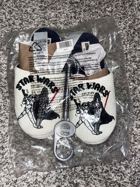 Star Wars White men or women’s Slip-On Shoes with Black & Red Graphics M 5/6 L 7